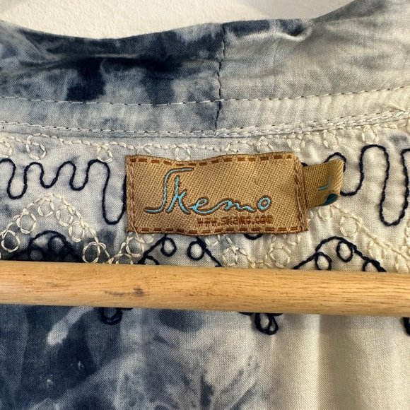 Skemo Blue and White Tie-dye Embroidered Kimono - Picture 5 of 8